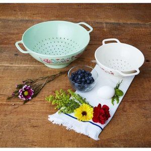 The Pioneer Woman Garden Party 2-Piece Plastic Colander Set